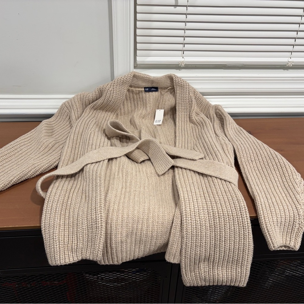 GAP Women's Tan Sweater